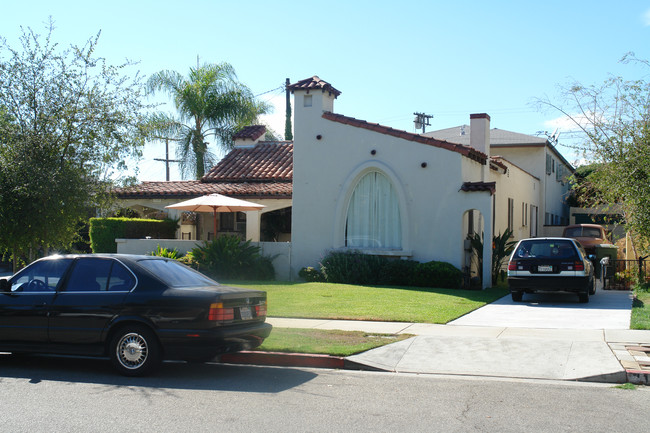 713 N Adams St in Glendale, CA - Building Photo - Building Photo