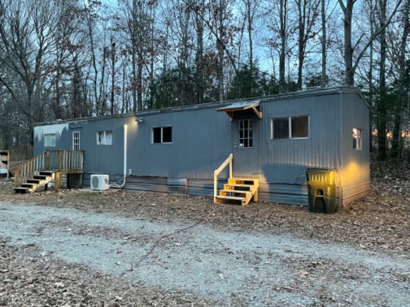 1464 Hurricane Creek Rd in Gurley, AL - Building Photo