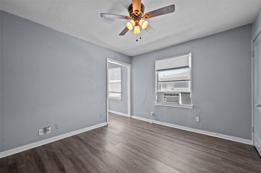 1919 McDuffie St, Unit 2 in Houston, TX - Building Photo