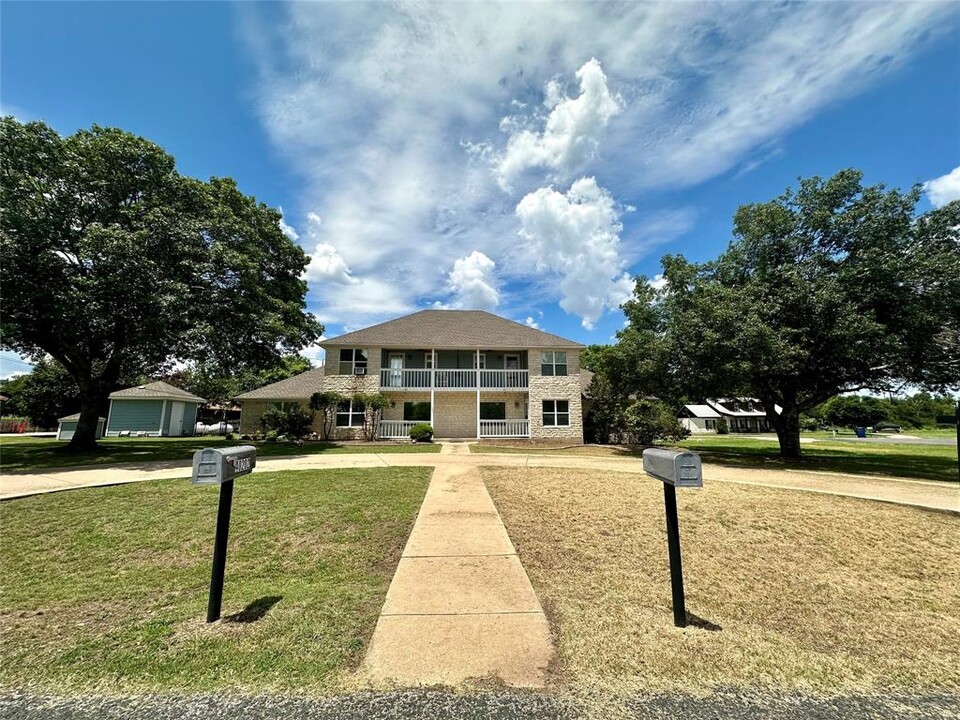 40200 Settlers Path in Georgetown, TX - Building Photo