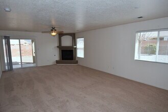 1876 Black Gold St SE in Albuquerque, NM - Building Photo - Building Photo