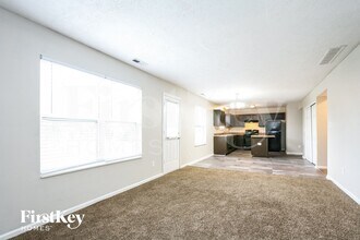 10758 Sedgegrass Dr in Indianapolis, IN - Foto de edificio - Building Photo