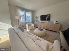 13 Bay Breeze Dr in Ocean Township, NJ - Building Photo