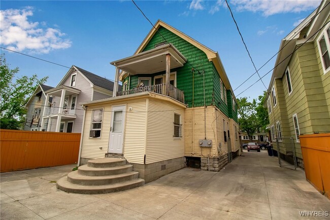 205 Lisbon Ave in Buffalo, NY - Building Photo - Building Photo