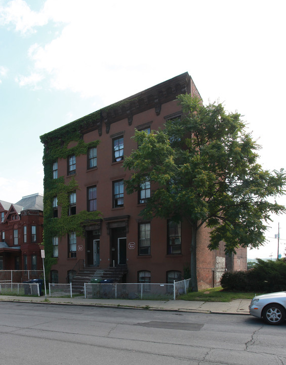 83 Mohawk St in Cohoes, NY - Building Photo