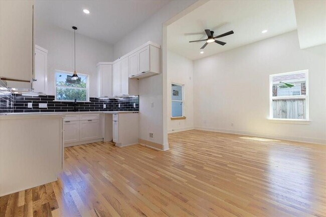 408 Armstrong St-Unit -B in Houston, TX - Building Photo - Building Photo