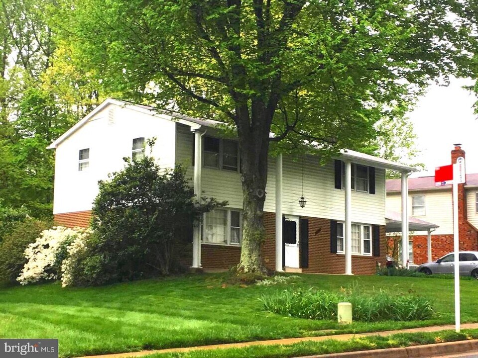 7223 Reservation Dr in Springfield, VA - Building Photo