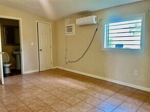 547 W Obion Rd in Houston, TX - Building Photo - Building Photo