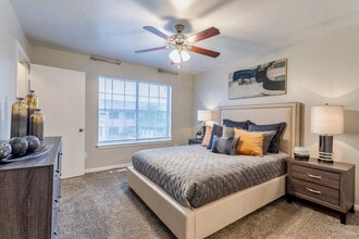 Greens of Hickory Trail in Dallas, TX - Building Photo - Interior Photo