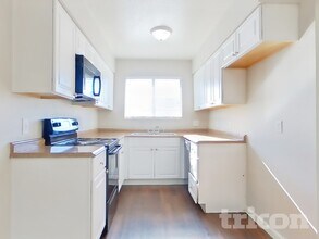 5294 Acacia Way in Olivehurst, CA - Foto de edificio - Building Photo