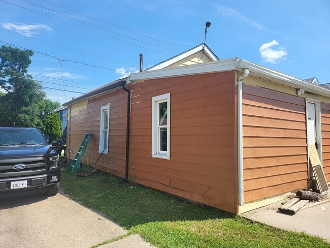 property at 918 5th Ave