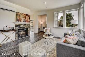 254 SE Orchard Dr in North Bend, WA - Building Photo - Building Photo