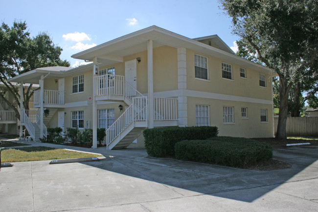 Pine Cove Villas in Clearwater, FL - Foto de edificio - Building Photo