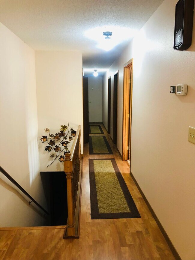 14 9th Ave SE in Minot, ND - Building Photo - Building Photo