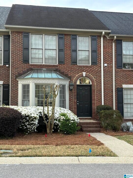 241 Meadow Croft Cir in Birmingham, AL - Building Photo