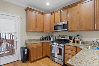 1422 Columbia Rd, Unit 1 in Boston, MA - Foto de edificio - Building Photo