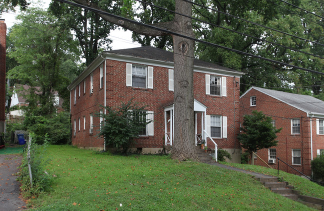 8404 Greenwood Ave in Takoma Park, MD - Foto de edificio - Building Photo