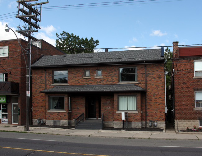 301-307 Jane St in Toronto, ON - Building Photo - Primary Photo