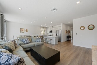 19355 Seeding Palace Cir in Riverside, CA - Building Photo - Building Photo