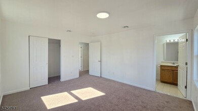 360 Broad St in Carlstadt, NJ - Building Photo - Building Photo