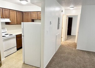 600 John Goodhue Rd in Carlisle, IA - Building Photo - Building Photo