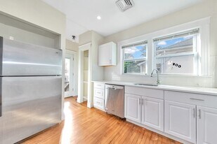 299-301 Alewife Brook Pkwy in Somerville, MA - Building Photo