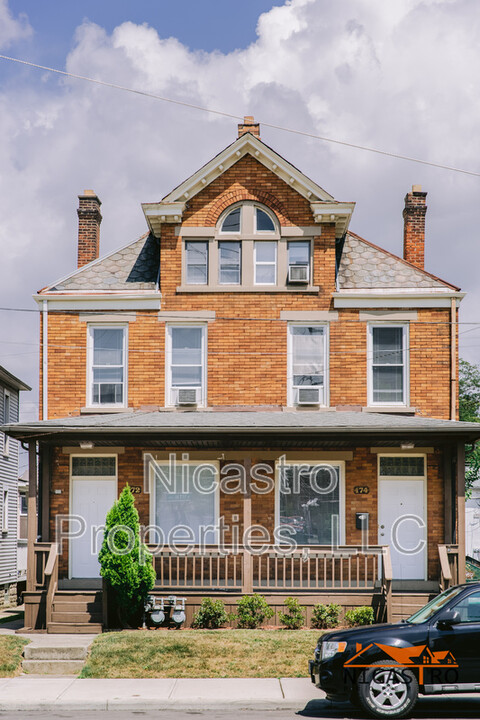 172 E 11th Ave in Columbus, OH - Foto de edificio