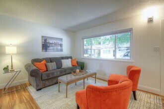 871 Sonoma Ave in Santa Rosa, CA - Building Photo - Building Photo