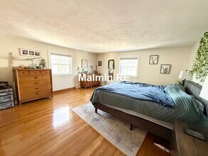 920 E 4th St, Unit 1 in Boston, MA - Building Photo - Building Photo