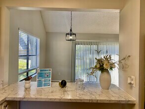 2558 W Bird St in Tampa, FL - Building Photo - Building Photo