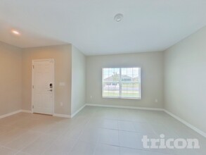 220 Garnet Ave in Kissimmee, FL - Building Photo - Building Photo