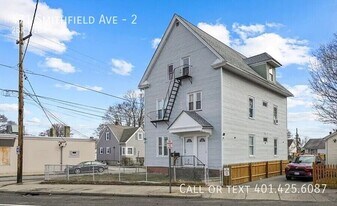 471 Smithfield Ave in Pawtucket, RI - Building Photo