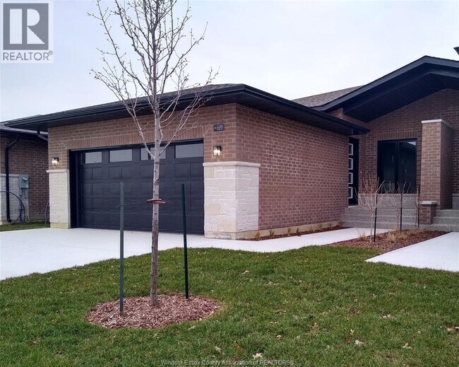 622 LilyMac Blvd in Windsor, ON - Building Photo - Building Photo