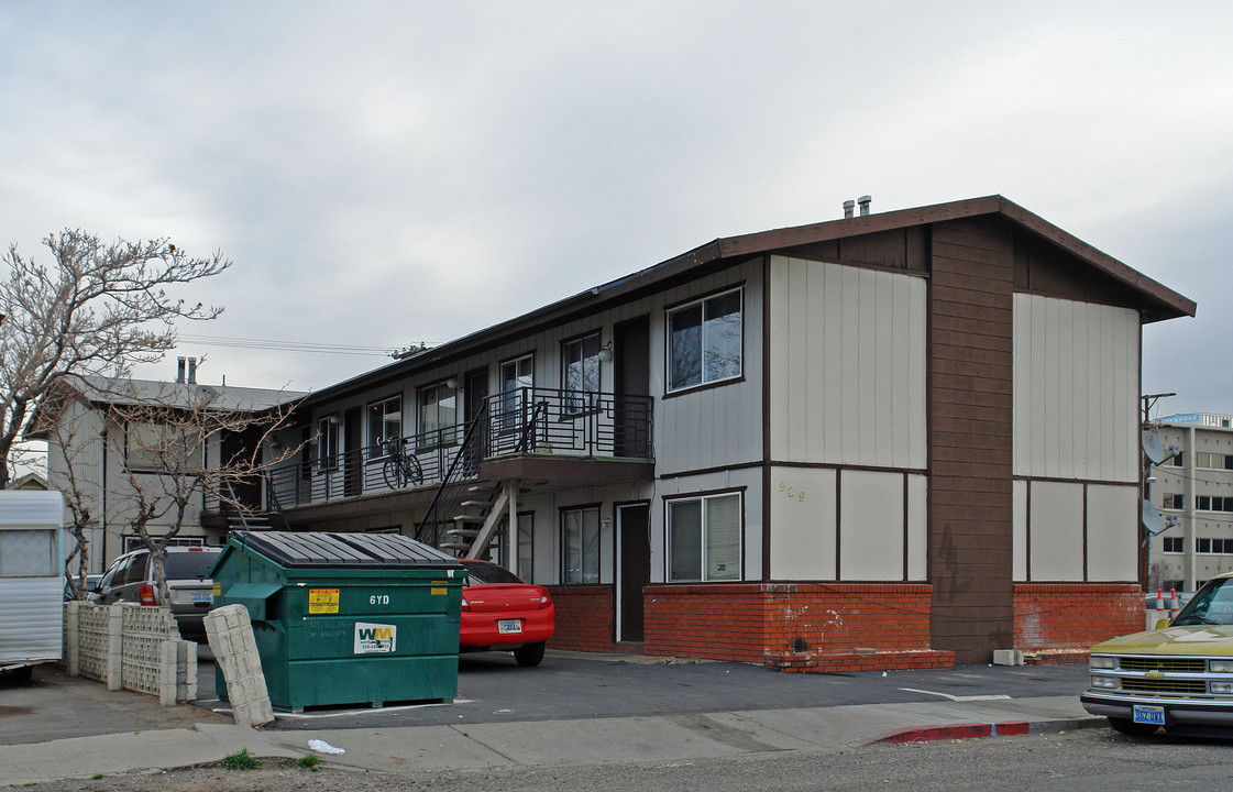 929 Willow St in Reno, NV - Building Photo