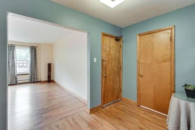 1216 Hull Terrace in Evanston, IL - Building Photo - Building Photo