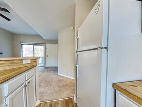 8155 Cedar Glen Dr in Charlotte, NC - Foto de edificio - Building Photo