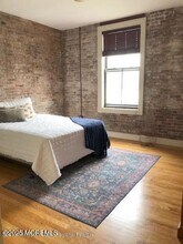 8 E Front St in Red Bank, NJ - Foto de edificio - Building Photo
