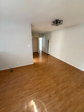 631 E Cypress Ave in Burbank, CA - Building Photo - Building Photo