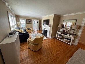 66 Westchester Rd in Newton, MA - Building Photo - Building Photo