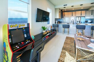 99 Seaside Ave in Key Largo, FL - Building Photo - Building Photo