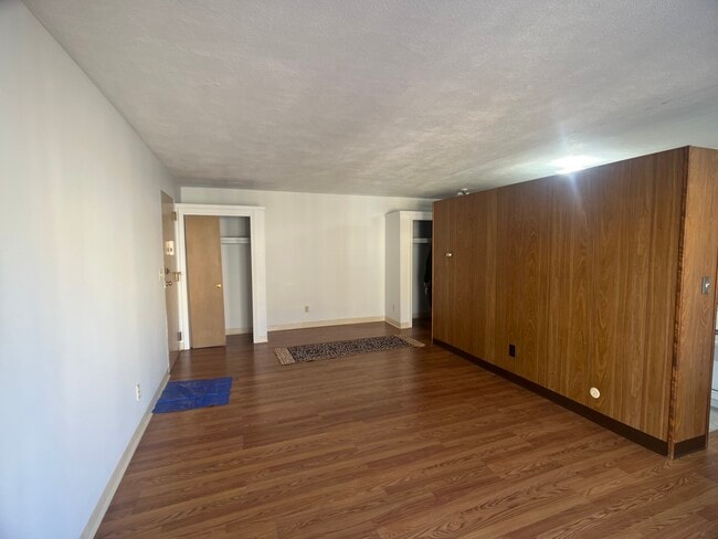 123 Sewall Ave, Unit 2D in Brookline, MA - Foto de edificio - Building Photo