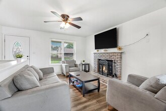 240 Seebold Spur in Fenton, MO - Building Photo - Building Photo