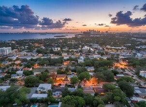 876 NE 81st St in Miami, FL - Building Photo - Building Photo