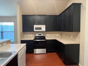 621 Crystal Falls Dr in McKinney, TX - Building Photo - Building Photo