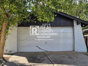 10527 Westedge Dr in Sugar Land, TX - Building Photo - Building Photo