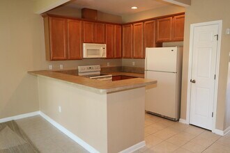 584 Crystal Way in Orange Park, FL - Building Photo - Building Photo