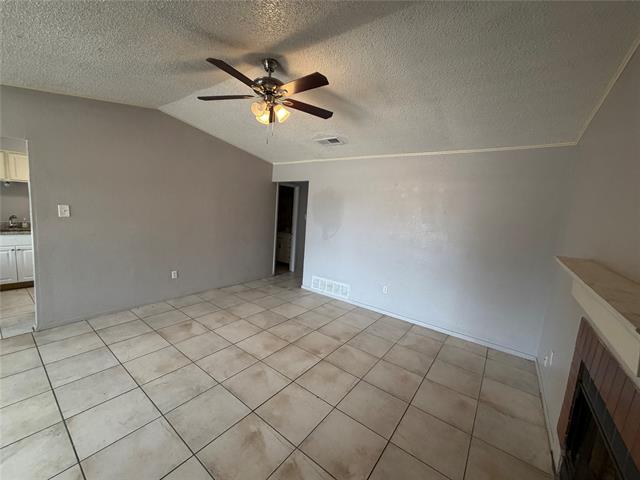 737 Woodland Ct in Kennedale, TX - Building Photo - Building Photo