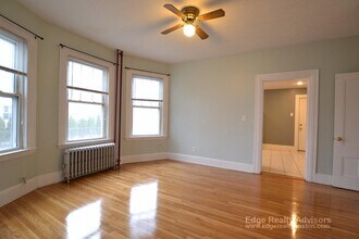 24 Everett Sq, Unit 2 in Boston, MA - Foto de edificio - Building Photo