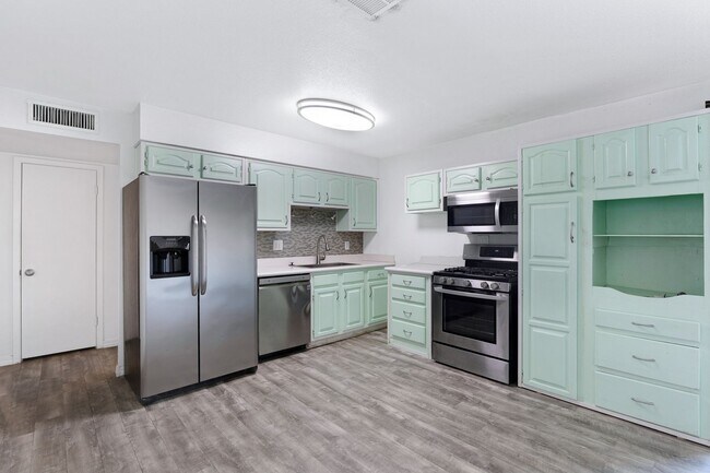 property at 1505 S Beck Ave