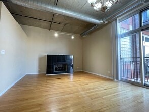 1000 W Adams St in Chicago, IL - Building Photo - Building Photo